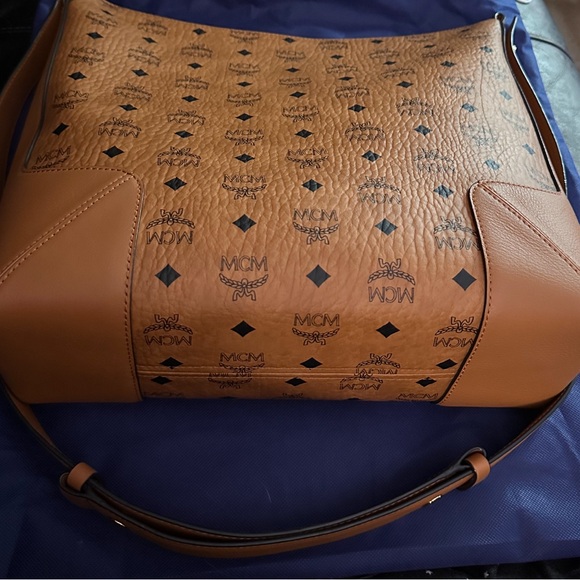 MCM Klara Visetos Large Hobo Crossbody Bag - Picture 6 of 9